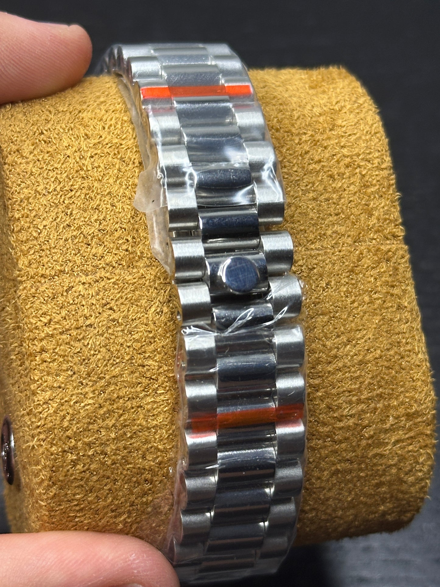 DayDate Olive Roman Mod