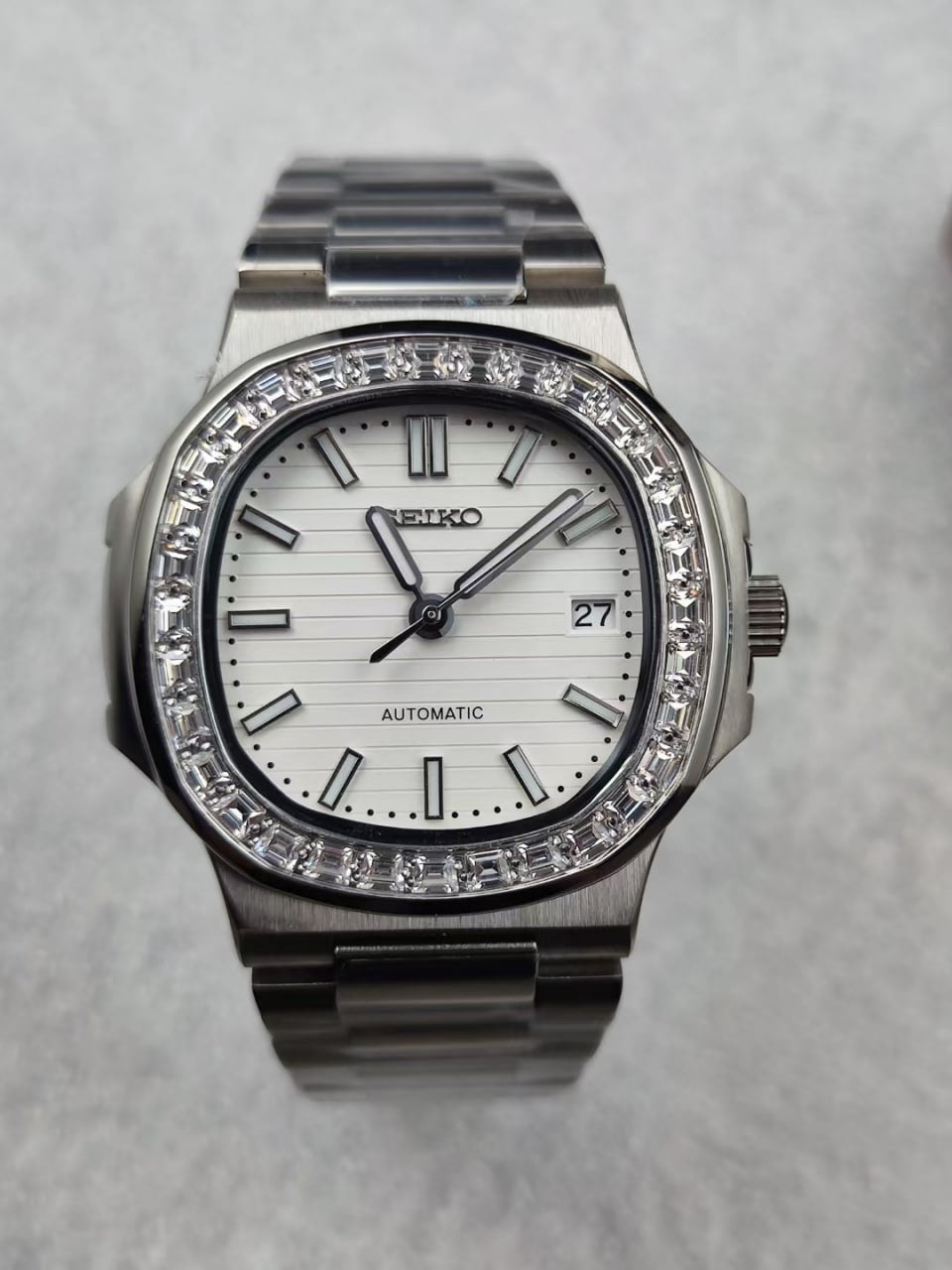 Nautilus Steel White Mod (Diamond Bezel)