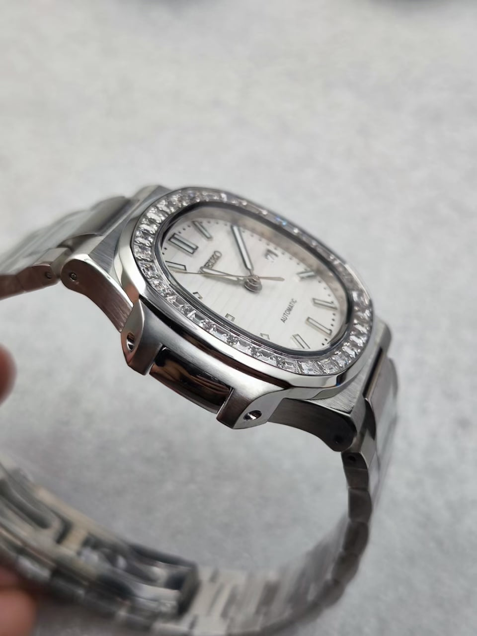Nautilus Steel White Mod (Diamond Bezel)