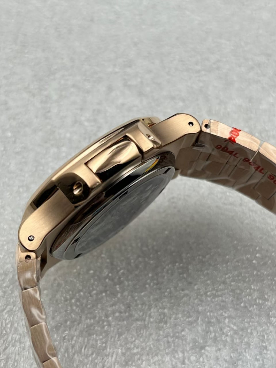 Nautilus Rose Gold Wine Red Mod (Diamond Bezel)