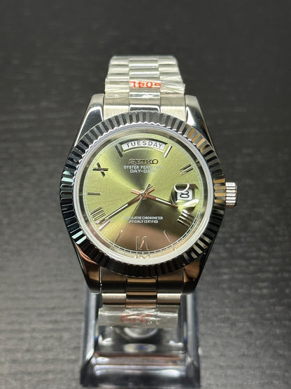 DayDate Olive Roman Mod