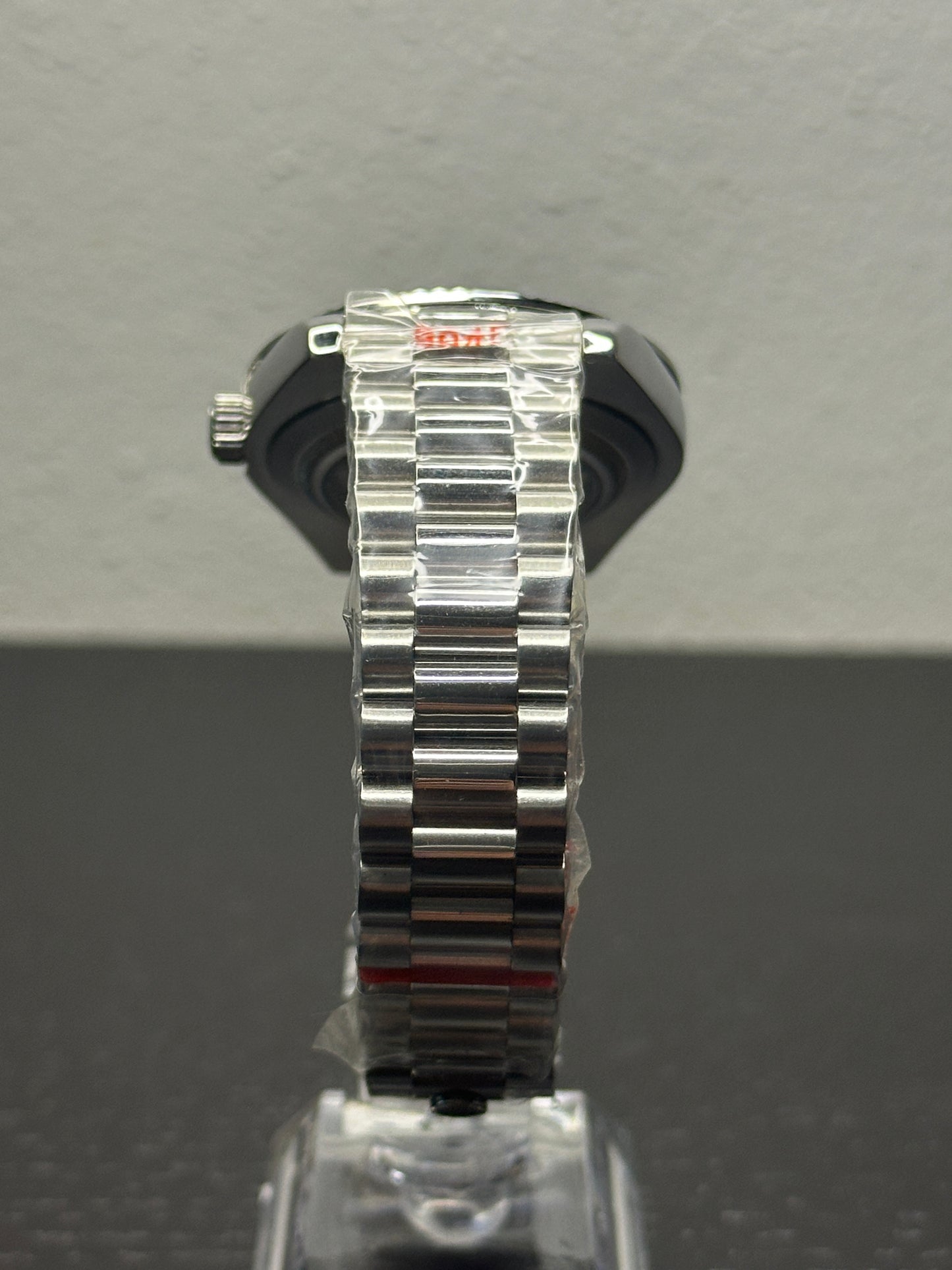 DayDate Olive Roman Mod